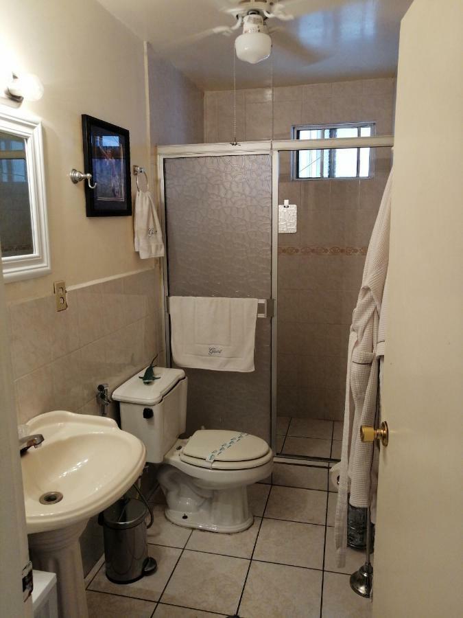 Апартаменты Pied-A-Terre Center Of Тихуана Экстерьер фото